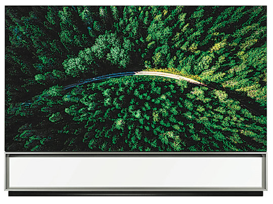 LG전자가 8일(현지 시간) 미국 라스베이거스에서 개막하는 ‘CES 2019’에서 공개하는 세계 최초의 88인치 크기인 8K 유기발광다이오드(OLED) TV. LG전자 제공