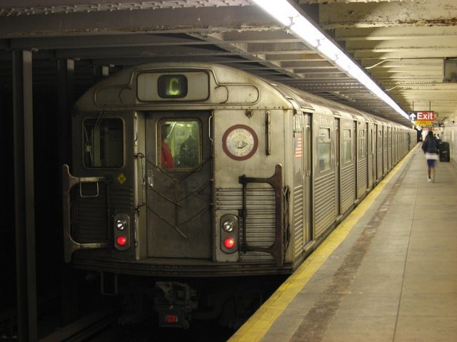 미국 뉴욕 지하철의 모습. 출처 wikipedia.org