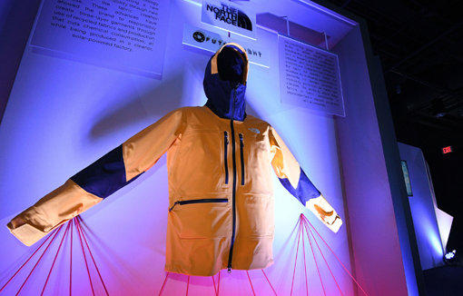 미국 라스베이거스에서 공개된 ‘퓨처라이트’ 재킷. 사진제공｜노스페이스