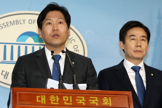 무소속 이용호 의원(오른쪽)과 손금주 의원. 뉴스1 © News1