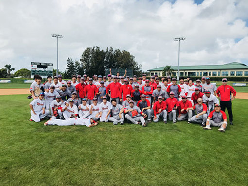 지난 2018년 미국 플로리다 베로비치 히스토릭 다저타운에서 진행된 1차 스프링캠프를 마친 SK 선수단의 모습. 사진제공｜SK 와이번스