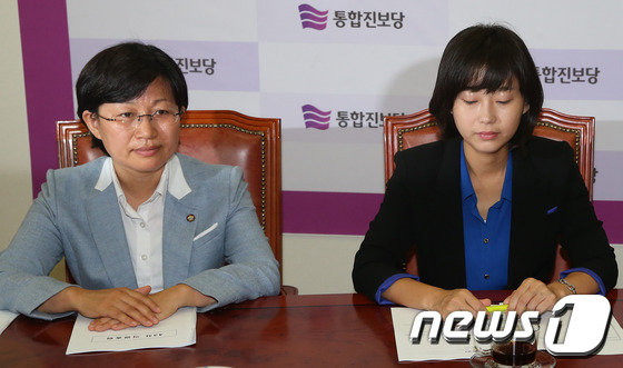 김미희 전 통합진보당 의원(왼쪽)과 김재연 전 의원./뉴스1 © News1