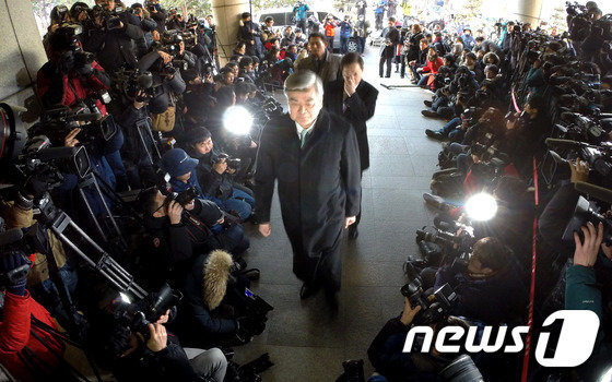 조양호 한진그룹 회장의 ‘땅콩 회항’ 사건 당시 모습. 뉴스1