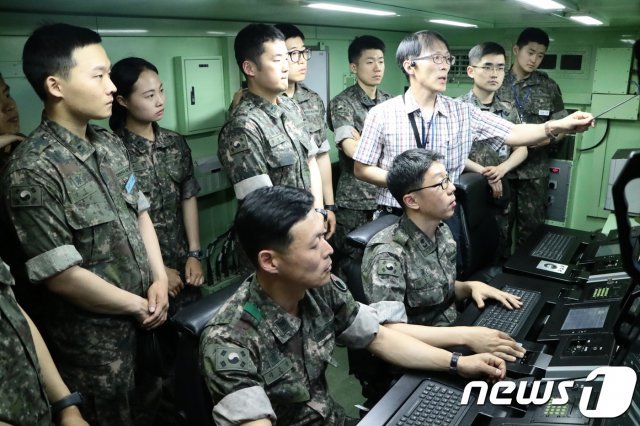 육군방공학교에서 열린 첨단방공무기 통합시연회에서 ‘방공C2A체계’가 시연되는 모습. (방위사업청 제공) ⓒ News1