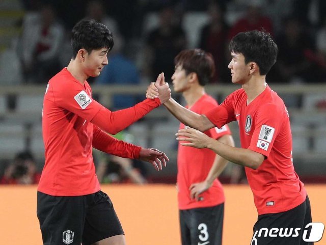 한국 축구 대표팀이 22일 오후 10시(한국시간)에 펼쳐지는 바레인과의 2019 아시아축구연맹(AFC) 아시안컵 16강전에서 붉은색 상의, 검은색 하의를 입는다. /뉴스1DB © News1 신웅수 기자