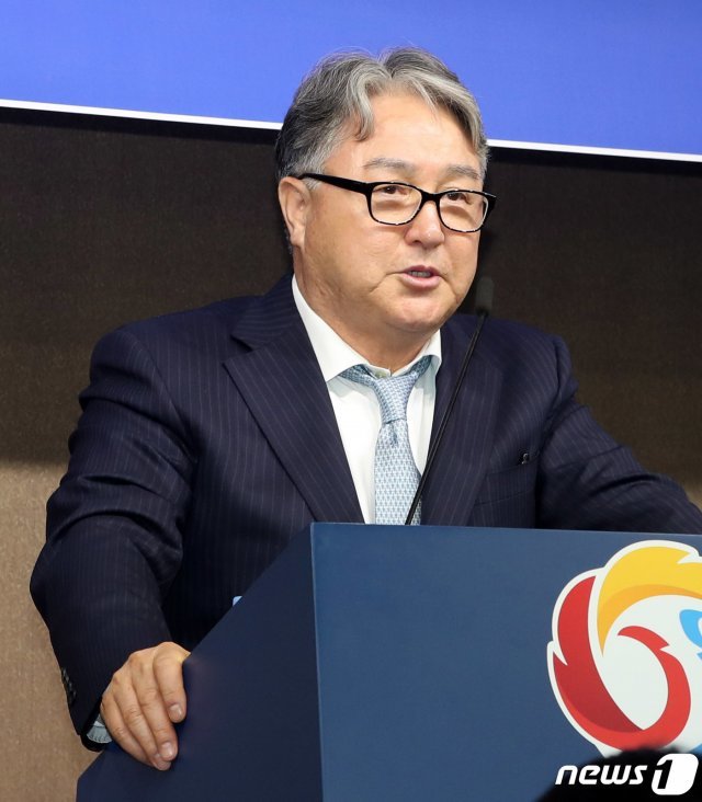 김경문 야구 국가대표팀 감독이 28일 서울 강남구 KBO회관에서 기자회견을 하고 있다.2019.1.28/뉴스1 © News1