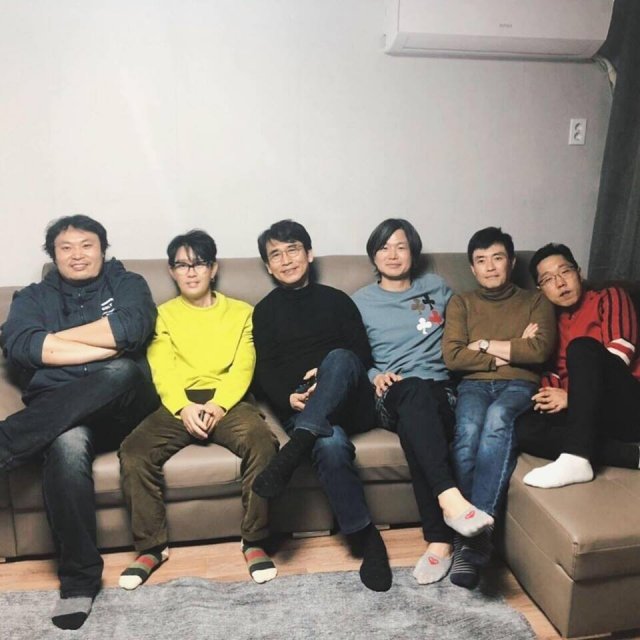 이승환 씨 페이스북. (왼쪽부터) 강풀, 이승환, 유시민, 주진우, 류승완, 김제동.