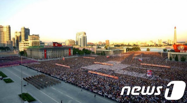 김일성광장 군중집회 (노동신문) 2017.9.24/뉴스1 © News1 기자