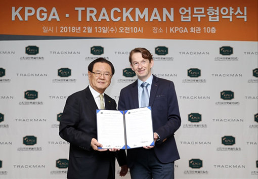한국프로골프협회(KPGA)와 트랙맨(CEO 클라우스 요르겐센)이 13일 경기도 성남시 KPGA 빌딩에서 업무 협약을 체결했다. 사진제공｜KPGA