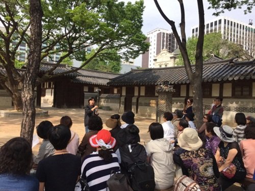 숙명여대 미래교육원 역사문화 과정 현장 수업 모습