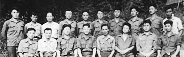 베트남전에 참전한 북한군 비행사들. 2011년 미국 싱크탱크인 우드로윌슨센터가 발굴해 공개한 사진이다. 1983년 귀순한 북한 
공군 이웅평 상위는 “베트남전에서 북한군 조종사 67명이 전사했다”고 증언했다. 사진 출처 우드로윌슨센터