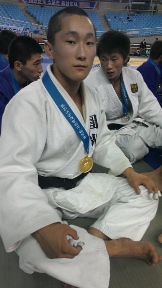 고등학교 시절 전국대회 메달을 따고. 신재용 씨 제공.