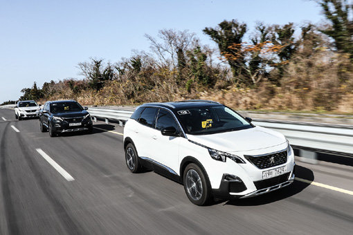 2019년형 푸조 3008 GT는 8단변속기를 채택해 효율성과 성능을 강화했으며, 5가지 주행 모드를 지원하는 그립컨트롤 기능을 추가해 다양한 도로 상황에서의 주행성능을 끌어올렸다. 사진제공｜푸조