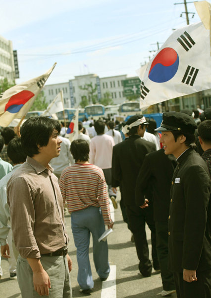 영화 ‘화려한 휴가’의 한 장면. 사진제공｜CJ엔터테인먼트