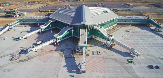 대형 항공기의 이착륙이 제한됐던 몽골 울란바토르의 ‘칭기즈칸 국제공항’을 대체할 신공항이 올해 하반기에 개항할 예정이다. 울란바토르 시내에서 61km 떨어진 곳에 위치한 신공항 전경. 울란바토르 신공항 홈페이지