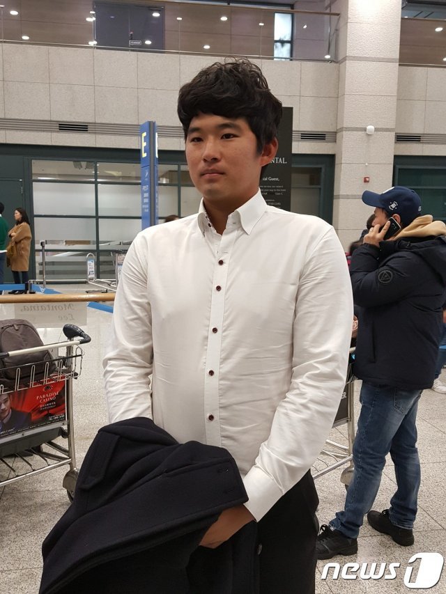 LG 트윈스 윤대영이 28일 일본 고치에서 진행된 마무리 캠프를 마치고 인천공항을 통해 귀국했다.© News1