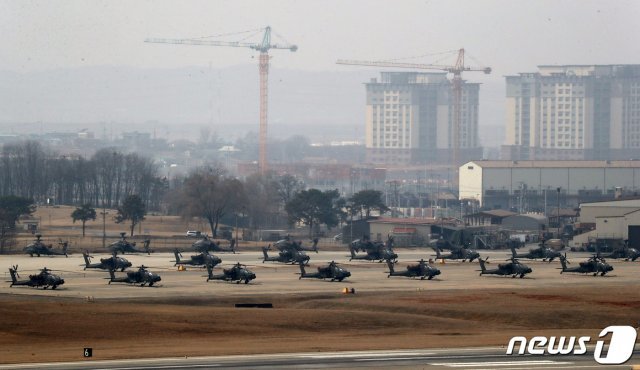 3일 오후 경기도 평택시 미8군사령부 캠프 험프리스에 미군 헬기들이 계류되어 있다. © News1