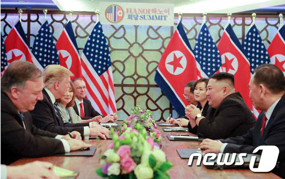 김정은 북한 국무위원장과 도널드 트럼프 미국 대통령이 지난 28일 베트남 하노이 메트로폴 호텔에서 단독회담, 확대회담을 했다 © News1