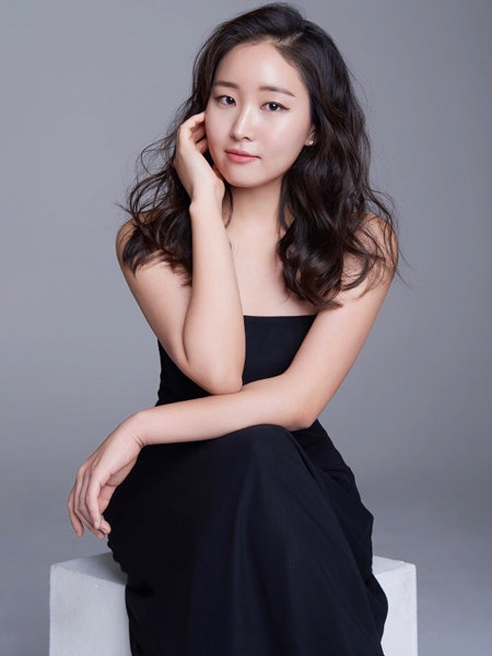 한국 클래식 피아노계의 차세대 스타로 급성장하고 있는 피아니스트 김정은.