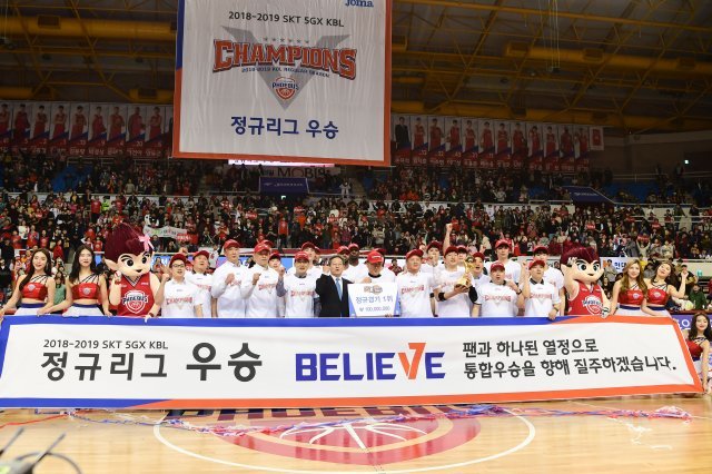 9일 역대 최다인 통산 7번째 정규리그 우승을 차지한 현대모비스. ＜KBL 제공＞