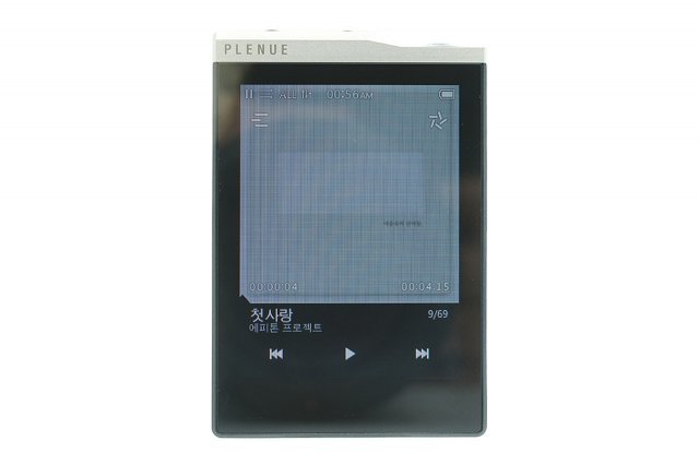 화면 상단의 아이콘을 터치하면 설정 메뉴들이 나타난다, 출처=IT동아