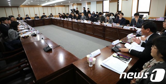 법무부 검찰과거사위원회-대검찰청 진상조사단 연석회의 모습. © News1