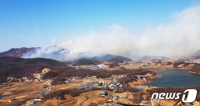 13일 오후 1시 58분쯤 강화군 해병대 진강산 사격장에서 화재가 발생했다. (인천소방본부 제공)2019.3.13/뉴스1 © News1