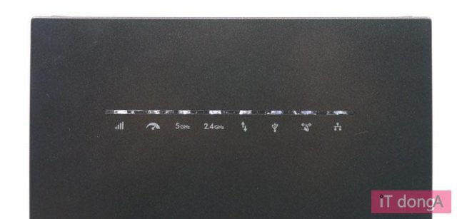 전면 상단의 상태 표시 LED, 출처: IT동아