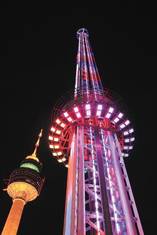 이월드 드롭형 놀이기구 ‘스카이드롭’.