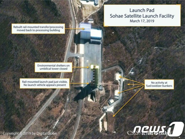북한 동창리 미사일  발사장이 이달 초 이후 활동이 감지되지 않고 있다. 발사대 덮개는 닫혀있고 발사체는 없는 것으로 보인다. (미 국제전략문제연구소) © 뉴스1