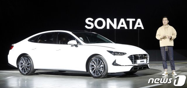 21일 경기 고양시 일산 킨텍스에서 열린 현대자동차 신형 쏘나타(Sonata) 발표회에서 이상엽 전무가 5년 만의 풀체인지 모델 쏘나타를 소개하고 있다. 2019.3.21/뉴스1 © News1