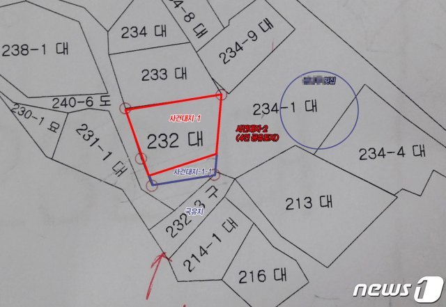 지난 2014년 10월 김씨가 구입한 강원 양양군 광진 1길 232번지 지적도. 사건대지 1-1 개인소유 구간이 마을길로 사용되고 있다. © News1