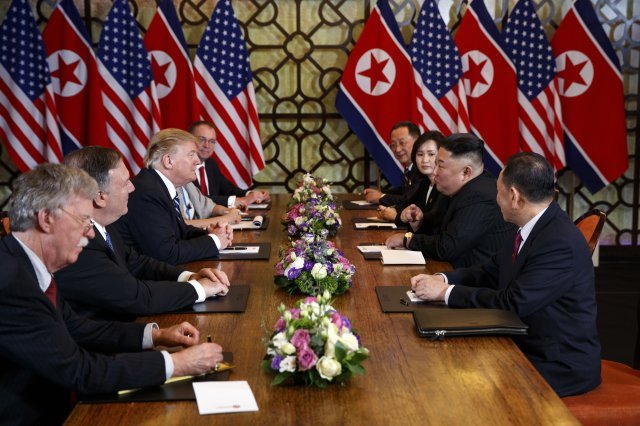 지난달 27, 28일 베트남 하노이에서 열린 2차 북-미 정상회담에서 도널드 트럼프 미국 대통령과 김정은 북한 국무위원장은 아무런 합의 없이 회담장을 나섰다. 뉴시스