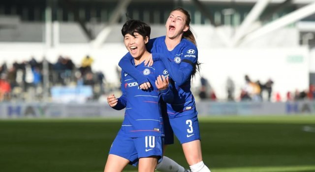 지소연(왼쪽)의 소속팀 첼시 레이디스가 UEFA 여자 챔피언스리그 4강에 올랐다. (첼시 레이디스 홈페이지)