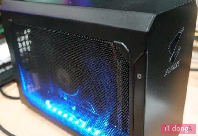 썬더볼트 연결을 지원하는 기가바이트 어로스 외장 그래픽카드 박스, 출처: IT동아