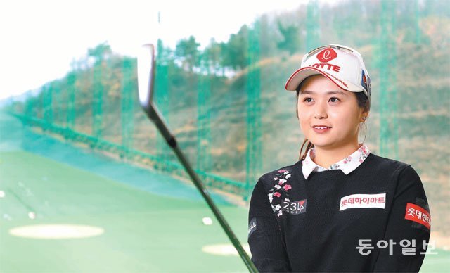 지난해 한국여자프로골프(KLPGA)투어 대상과 신인상을 석권한 최혜진은 프로 2년 차인 이번 시즌에는 최저타수상과 상금왕 등극을 꿈꾸고 있다. 최근 경기 용인 88골프장에서 만난 그는 “비시즌에 체력과 쇼트게임 능력을 보완했다. 한 시즌 동안 꾸준히 좋은 성적을 내는 선수가 되고 싶다”고 말했다. 용인=송은석 기자 silverstone@donga.com