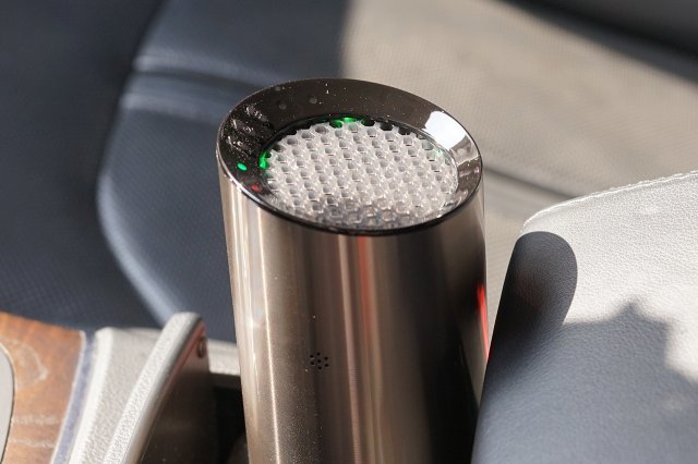 통풍구에 배치된 LED로 공기 상태를 알 수 있다, 출처: IT동아