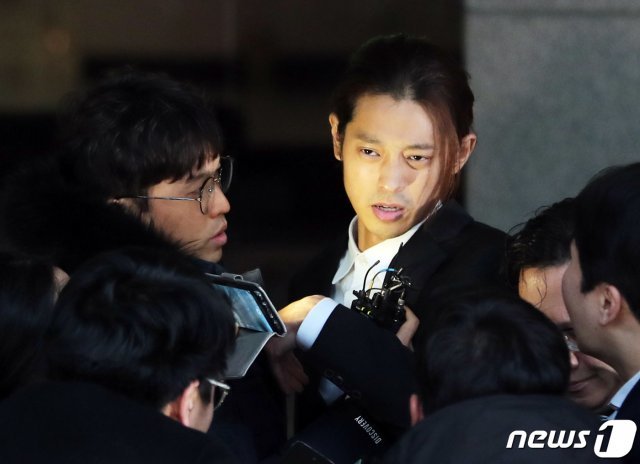 이성과의 성관계 장면을 불법 촬영해 유포한 혐의를 받고 있는 가수 정준영. /뉴스1 DB © News1