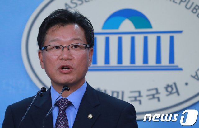 이양수 자유한국당 원내대변인. 뉴스1 © News1
