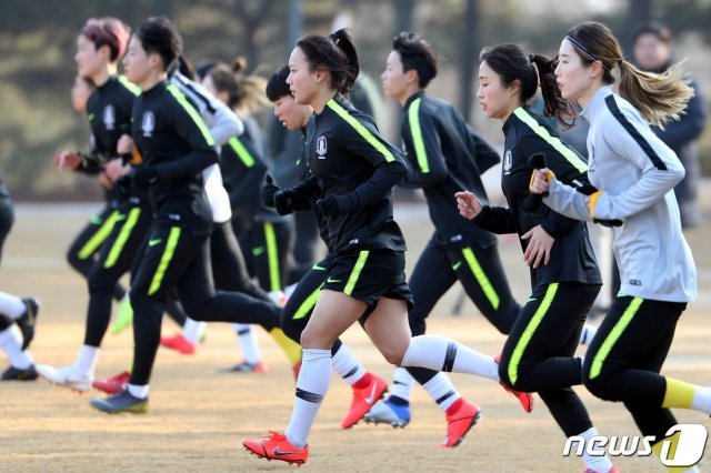 2회 연속 월드컵 본선 무대를 밟는 여자축구대표팀이 또 다시 16강에 도전한다. © News1