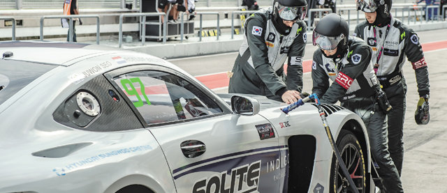 인디고 레이싱팀은 국내 모터스포츠팀 최초로 ´2018 블랑팽 GT 아시아 시리즈´에 출전하는 성과를 거뒀다. 현대성우쏠라이트 제공