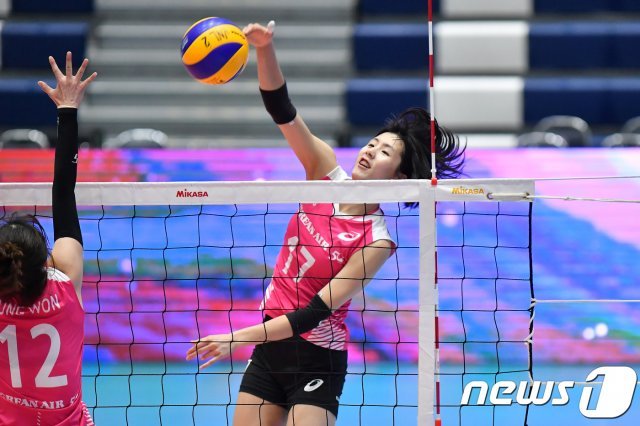 이재영이 4일 오후 후 태국 나콘랏차시마의 터미널21 체육관에서 훈련을 하고 있다.(KOVO 제공)