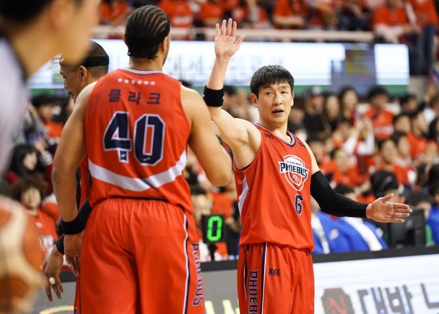 현대모비스를 이끄는 양동근과 아이라 클라크. ＜KBL 제공＞