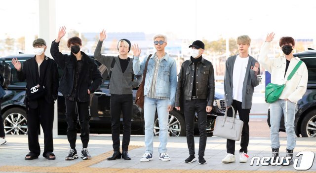 방탄소년단(BTS)이 지난  10일 인천국제공항을 통해 미국 뉴욕으로 출국하고 있다.  2019.4.10/뉴스1 © News1