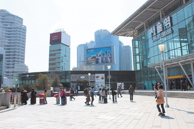 해금광고에서 제작한 서울역 옥외전광탑.