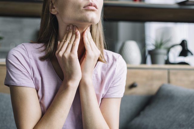 후두염이 생기면 기침이 잦아지고 후두 주변 성대에도 염증이 생겨 쉰 목소리가 난다. 초기에 적절한 치료를 하면 일주일 이내 회복이 가능하다. 동아일보DB