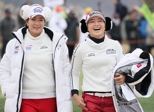 2018년 11월 박인비 인비테이셔널에 같은 팀으로 출전한 이정은과 김아림.