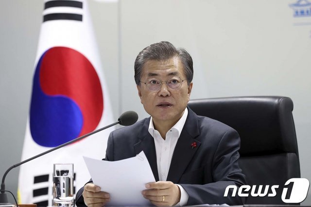 북한이 마지막으로 미사일을 발사한 2017년 11월 문재인 대통령이 NSC 전체회의를 주재하는 모습