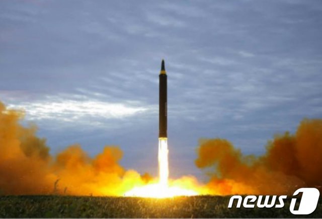 북한이 4일 오전 강원도 원산 호도반도 일대에서 여러 발의 단거리 발사체를 발사했다. (뉴스1 DB) 2019.5.4/뉴스1