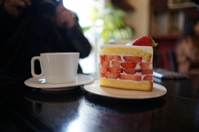 라 핀카 커피와 딸기케이크